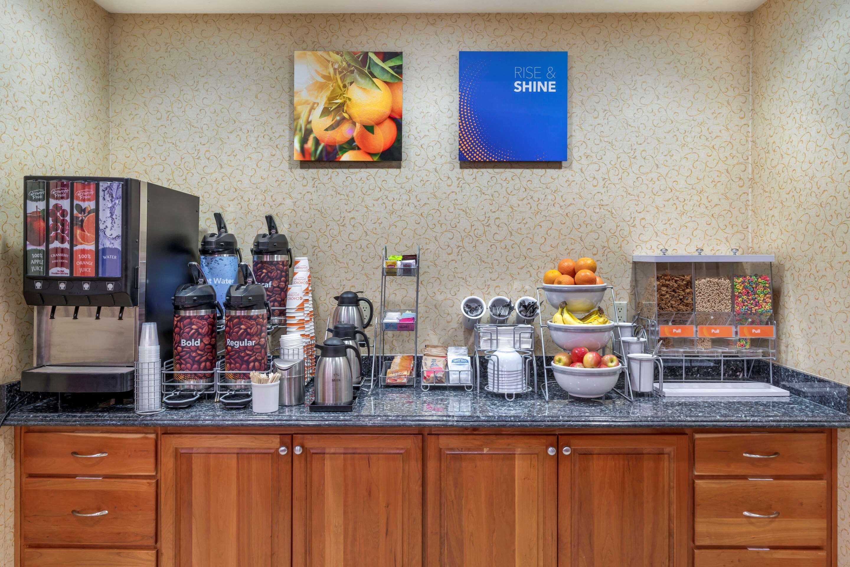 Comfort Suites Eugene Buitenkant foto