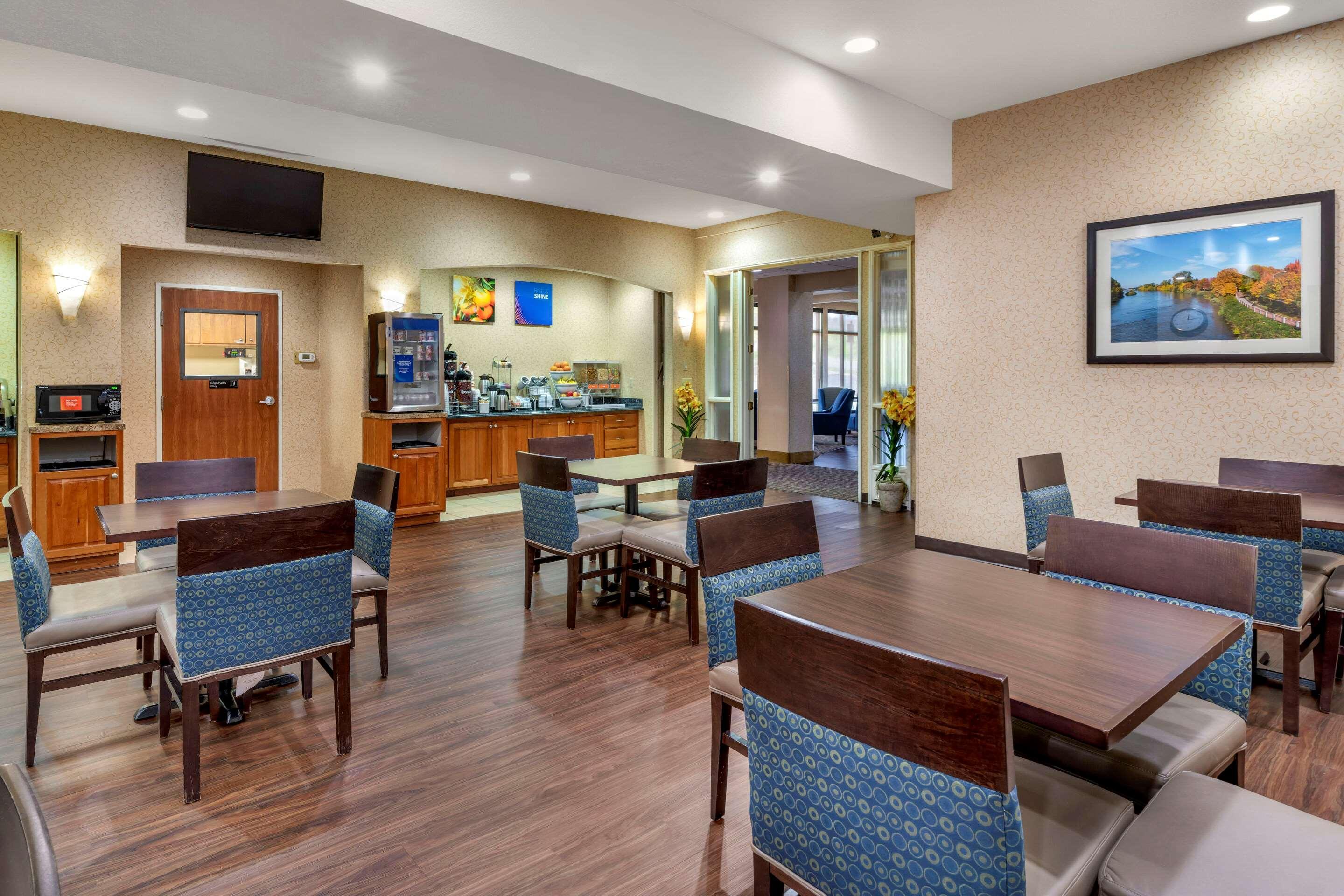 Comfort Suites Eugene Buitenkant foto