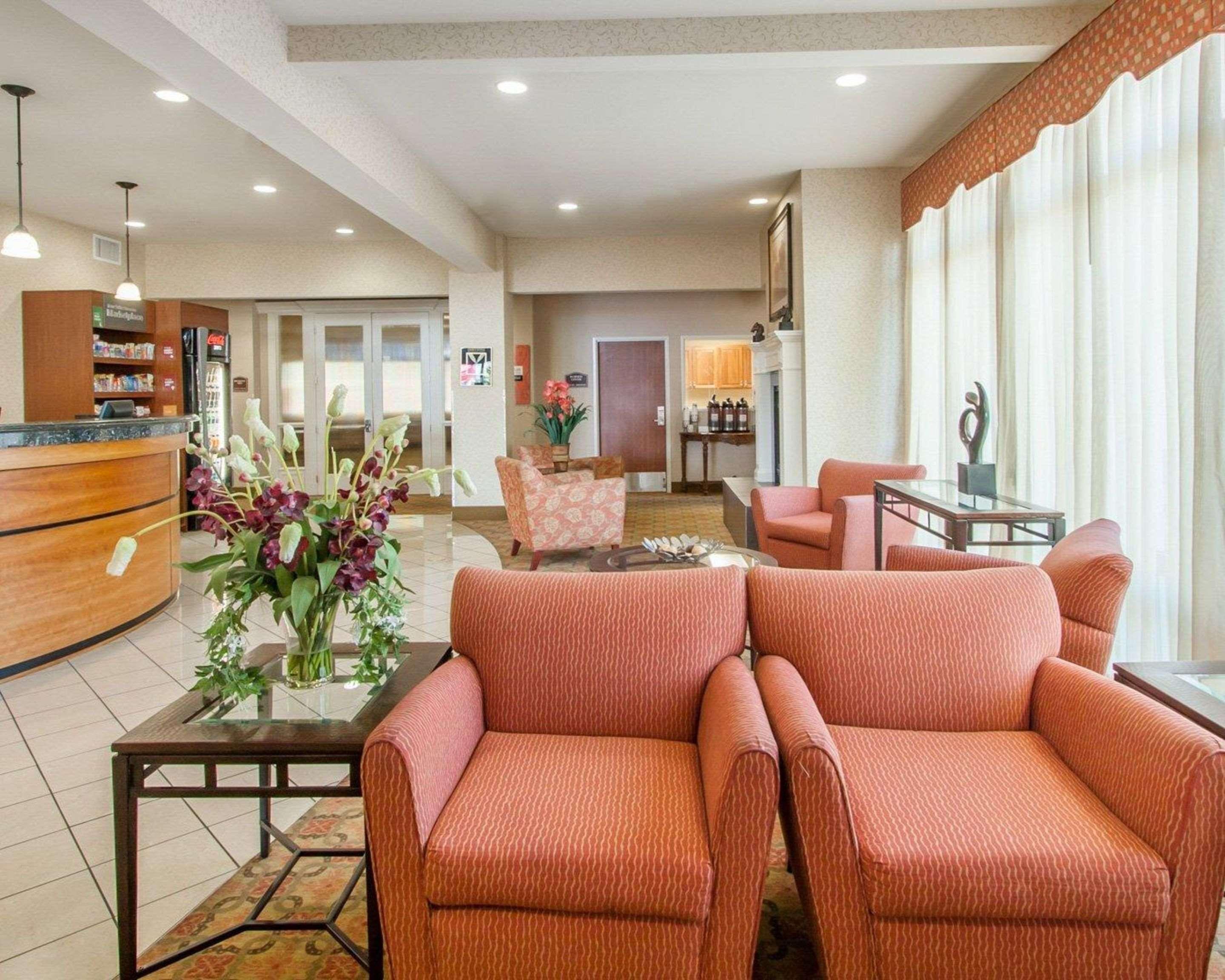 Comfort Suites Eugene Buitenkant foto