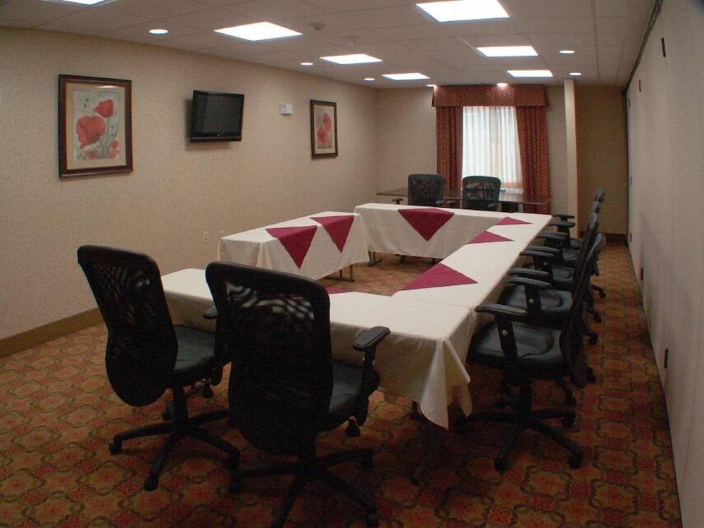 Comfort Suites Eugene Buitenkant foto